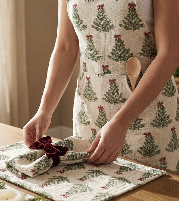 the-abbott-collection-2026-christmas-apron